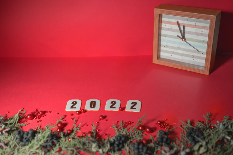 2022-sign-pexels-anna-bondarenko-9898515